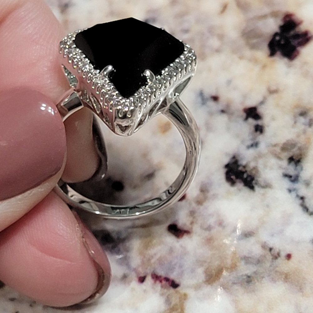 Women's ring